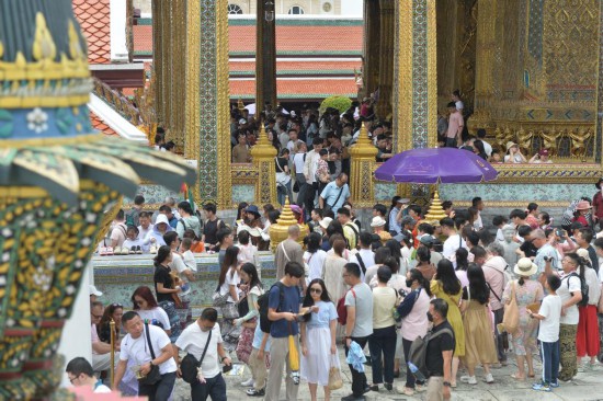 “看世界”步履不停:中国游客为国际旅游市场增添活力 “看世界”步履不停:中国游客为国际旅游市场增添活力