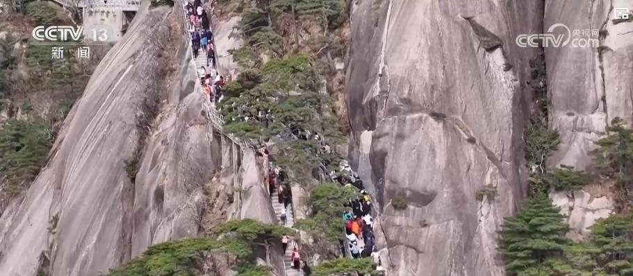 清明假期热门景点客流如潮 山水画卷里共绘春日文旅新景