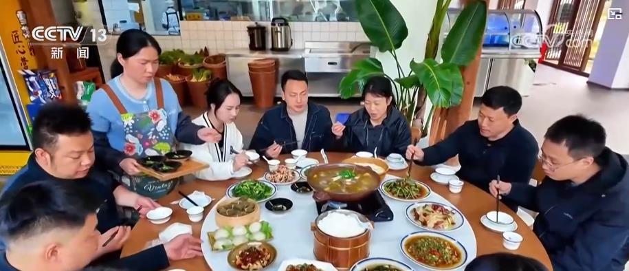 清明假期热门景点客流如潮 山水画卷里共绘春日文旅新景