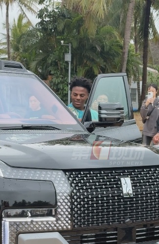 他真的来整活了！已被深圳人宠坏……