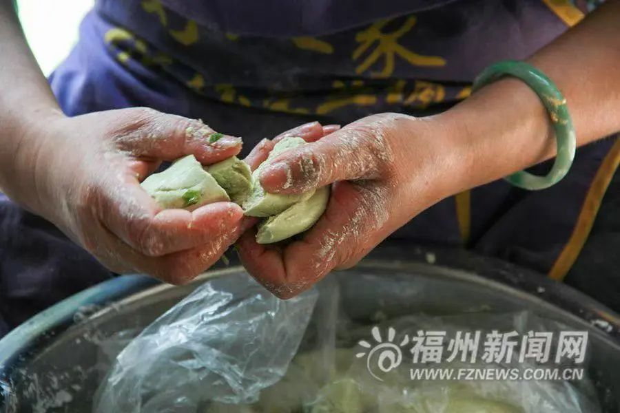 吃后腹痛,女子被紧急送医院!最近很多人天天吃...... 吃后腹痛,女子被紧急送医院!最近很多人天天吃......