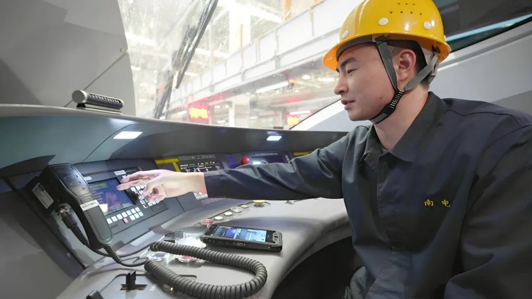 长三角铁路创单日客发量历史新高!今日预计发送旅客300万人次 长三角铁路创单日客发量历史新高!今日预计发送旅客300万人次