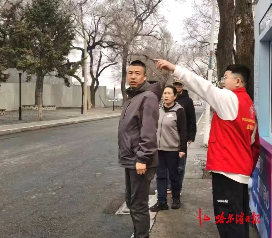 参观群众冒雨撑伞排队！3万人次清明节走进七三一陈列馆追忆历史