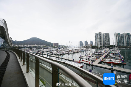 消博会将首设近千平方米海上秀场 ，三亚游艇展区加紧布展
