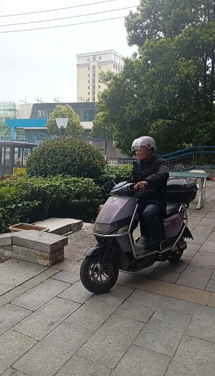 送药到家顾客“失联”!长沙外卖小哥担心是救命药差点报警,女顾客:求表扬 送药到家顾客“失联”!长沙外卖小哥担心是救命药差点报警,女顾客:求表扬