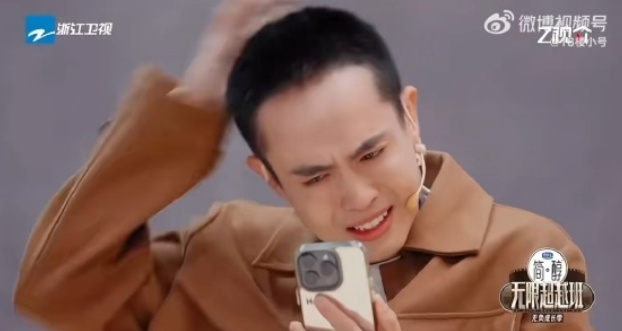 王星上节目演绎“被绑架后和女友通话”