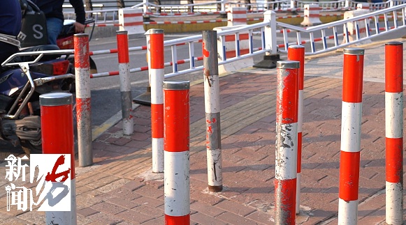 上海市民吐槽:进地铁口像练功!谁来都得扭两下,还有可能过不去,这是管车还是堵人? 上海市民吐槽:进地铁口像练功!谁来都得扭两下,还有可能过不去,这是管车还是堵人?