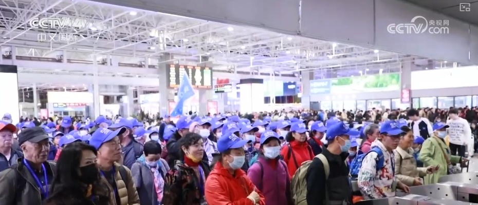 清明假期中短途出行需求旺盛 坐着赏花专列饱览春日美景 清明假期中短途出行需求旺盛 坐着赏花专列饱览春日美景