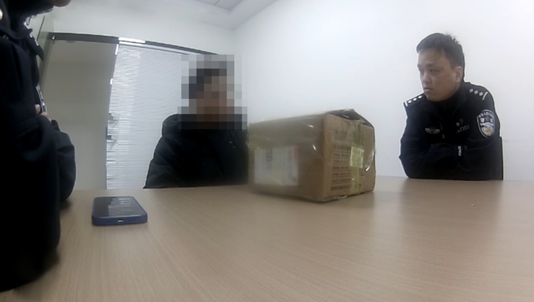 小伙取13万现金给表弟当彩礼，却被警察请进了派出所……