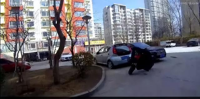 收到“尽职尽责，长得又帅”的锦旗是什么体验？