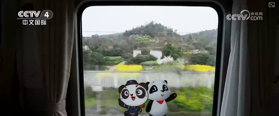 清明假期中短途出行需求旺盛 坐着赏花专列饱览春日美景 清明假期中短途出行需求旺盛 坐着赏花专列饱览春日美景