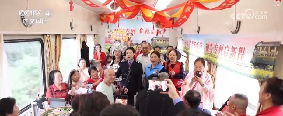 清明假期中短途出行需求旺盛 坐着赏花专列饱览春日美景 清明假期中短途出行需求旺盛 坐着赏花专列饱览春日美景