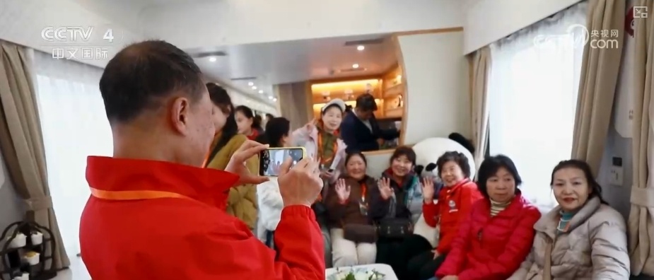 清明假期中短途出行需求旺盛 坐着赏花专列饱览春日美景 清明假期中短途出行需求旺盛 坐着赏花专列饱览春日美景