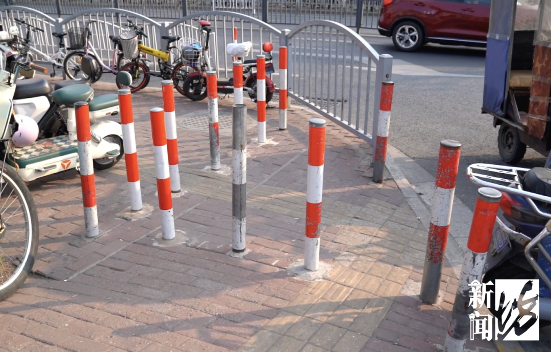 上海市民吐槽:进地铁口像练功!谁来都得扭两下,还有可能过不去,这是管车还是堵人? 上海市民吐槽:进地铁口像练功!谁来都得扭两下,还有可能过不去,这是管车还是堵人?