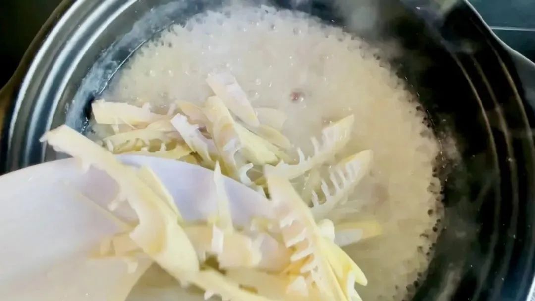 养生正当时,这款春笋火腿粥不容错过! 养生正当时,这款春笋火腿粥不容错过!