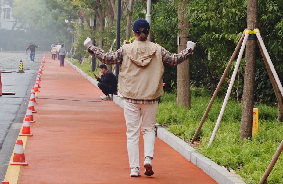 走路有这个特点的人，不仅看起来年轻，还会更长寿！