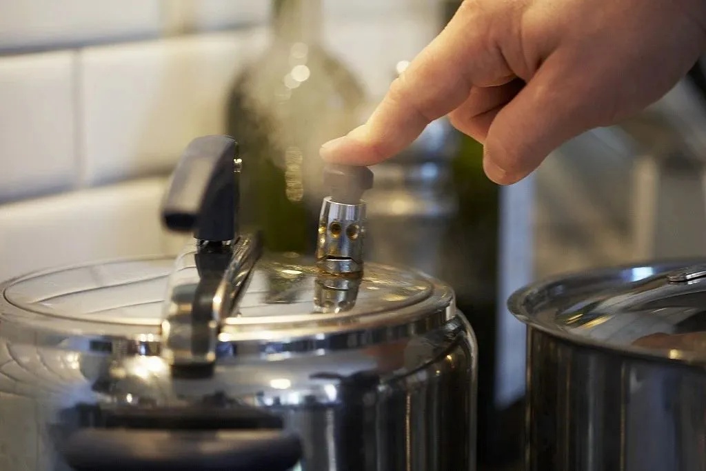 民宅着火连发多起 厨房消防安全这些要注意