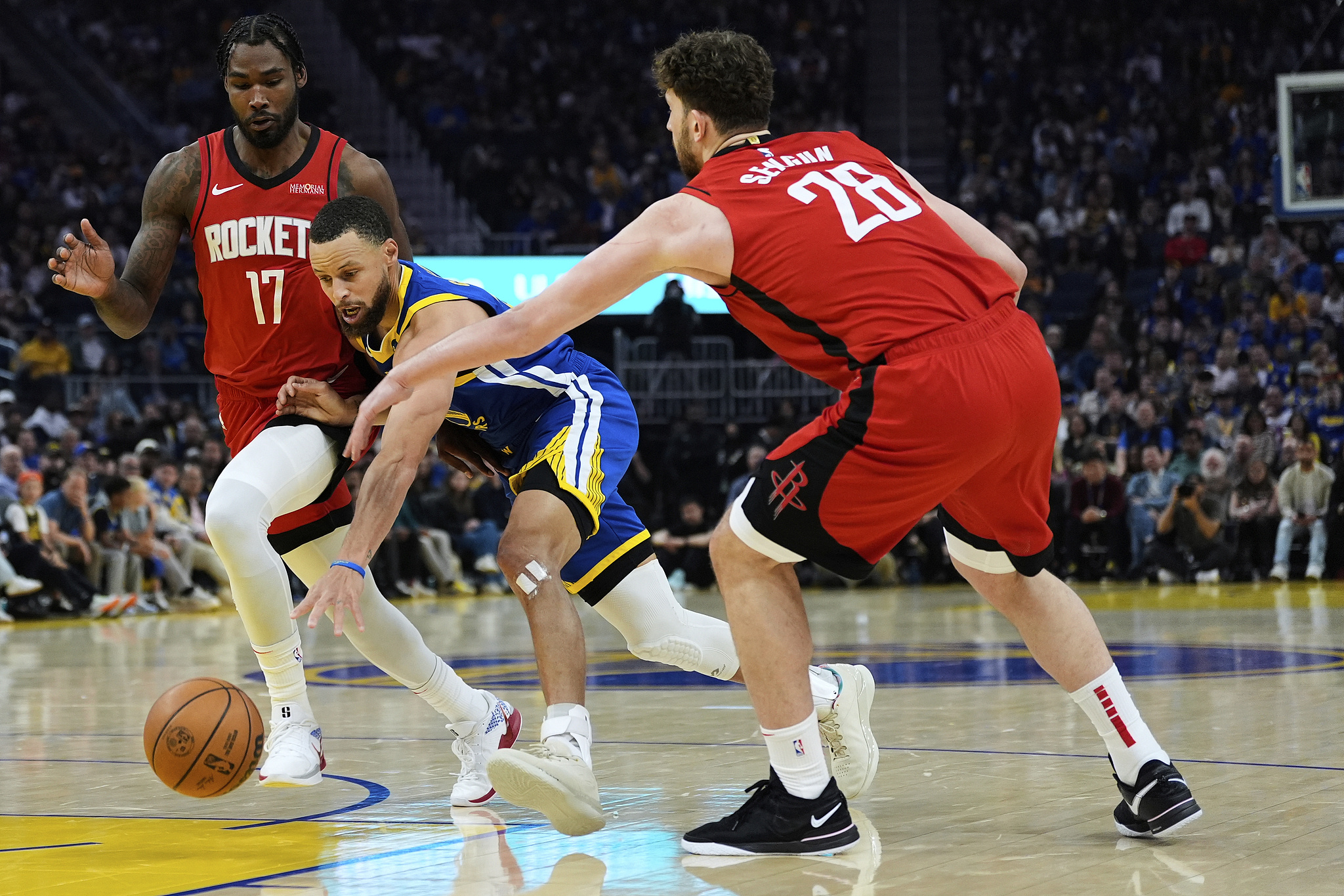 库里低迷10中1仅3分 勇士惨败火箭排名掉至西部第6 库里低迷10中1仅3分 勇士惨败火箭排名掉至西部第6