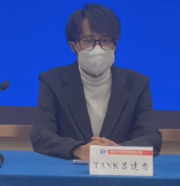 “我，重生了！我要唱得更响亮！"知名歌手宣布康复出院，此前一度生命垂危