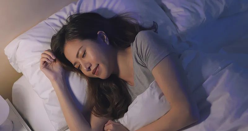 睡姿不对睡醒更累！这3种睡姿容易伤身，现在改还来得及→