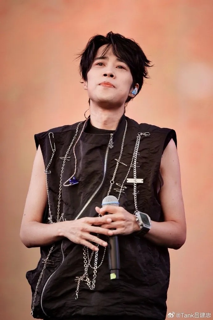 完成亚洲首例心肝移植手术,台湾歌手Tank吕建忠发长文:感谢祖国,感谢杭州 完成亚洲首例心肝移植手术,台湾歌手Tank吕建忠发长文:感谢祖国,感谢杭州