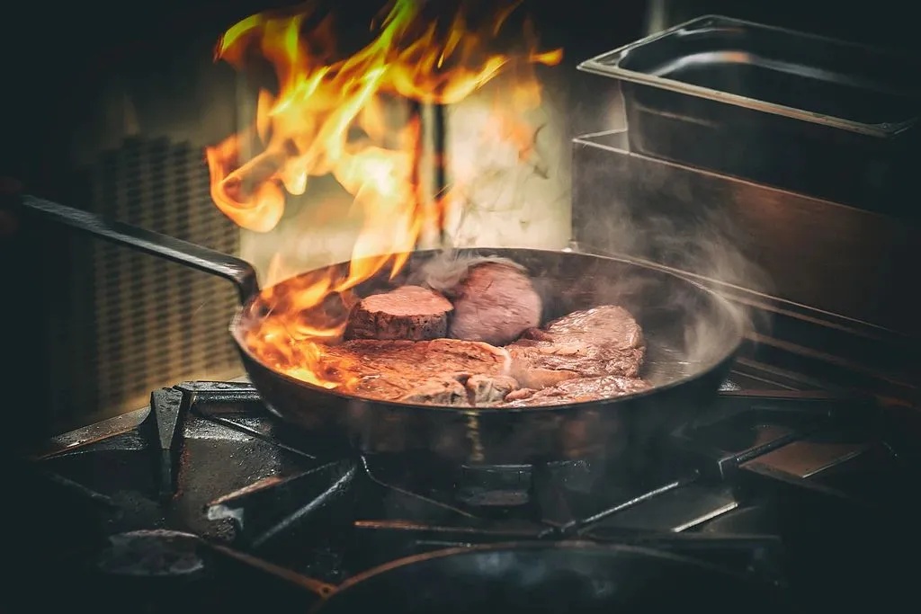 民宅着火连发多起 厨房消防安全这些要注意