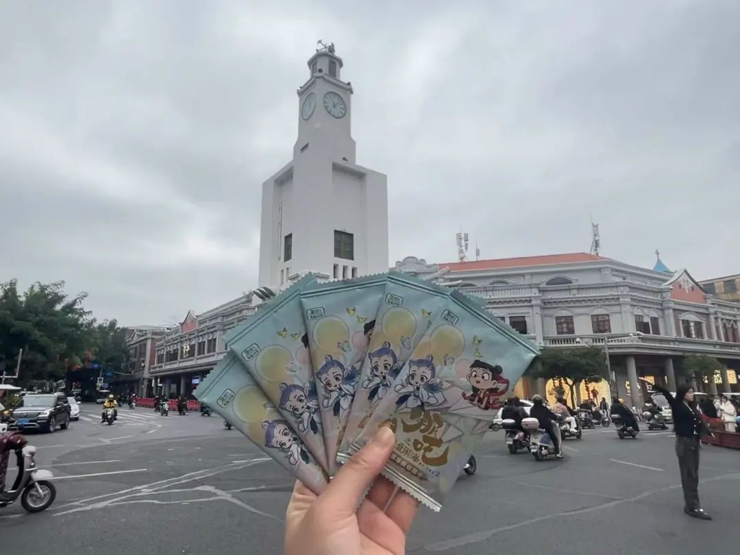 火了！厦门很多年轻人都在玩！最高竟卖出25万......提醒：不宜盲目跟风，警惕风险