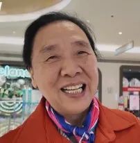深圳77岁大爷退休后成游戏厅“顶流”！燃爆商圈