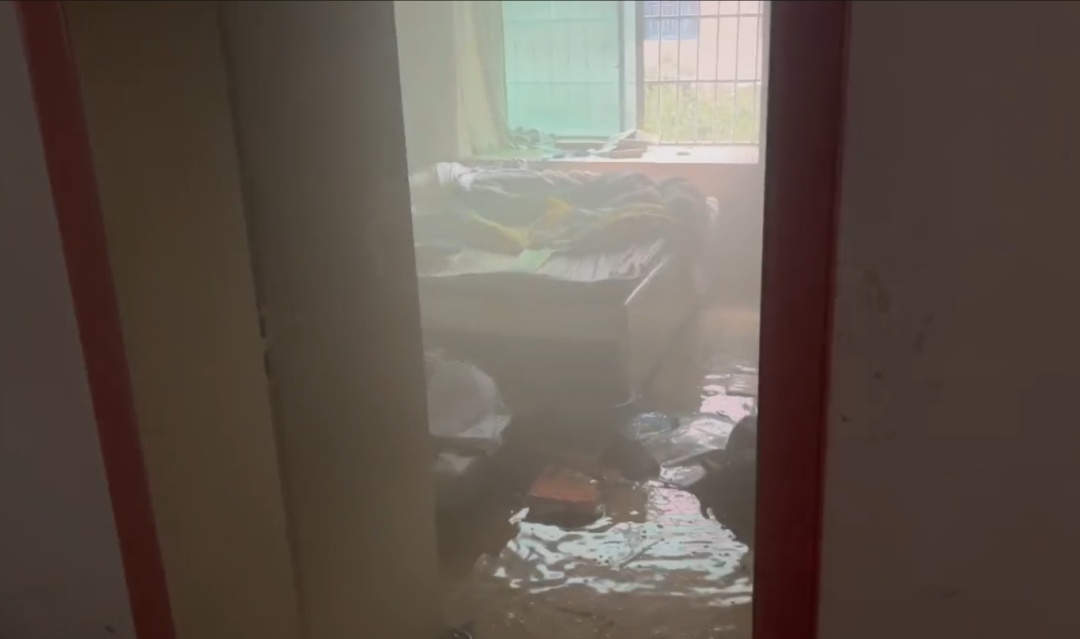 幼童偷拿打火机躲卧室！妈妈回家“天塌了”……安全教育是关键