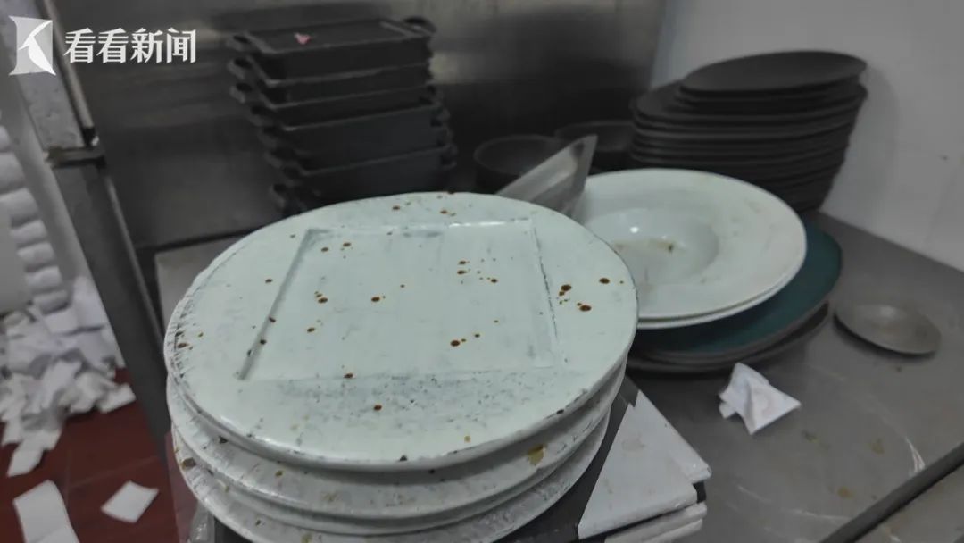 上吐下泻！沪上知名商场日料店被立案调查！刺身制作、后厨环境令人作呕……
