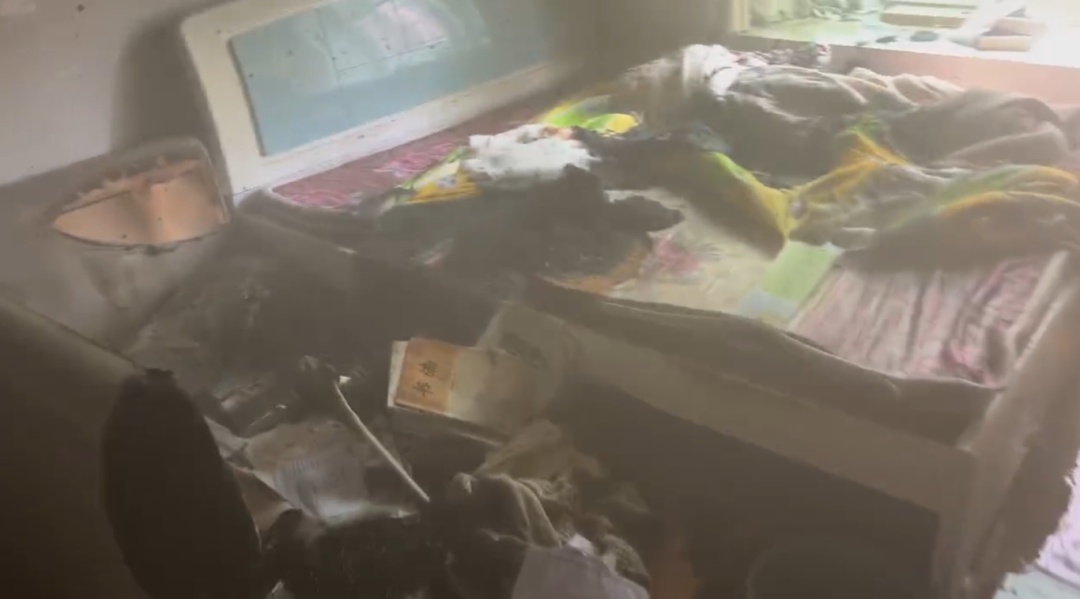 幼童偷拿打火机躲卧室！妈妈回家“天塌了”……安全教育是关键