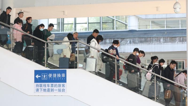 南铁4月10日起实施新列车运行图 首开“赣闽风华”银发旅游专列 南铁4月10日起实施新列车运行图 首开“赣闽风华”银发旅游专列