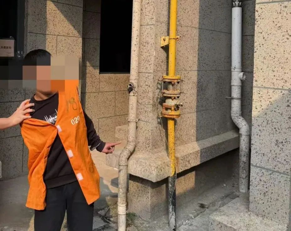 爬水管上20楼偷东西,2名“飞天贼”在株洲落网! 爬水管上20楼偷东西,2名“飞天贼”在株洲落网!