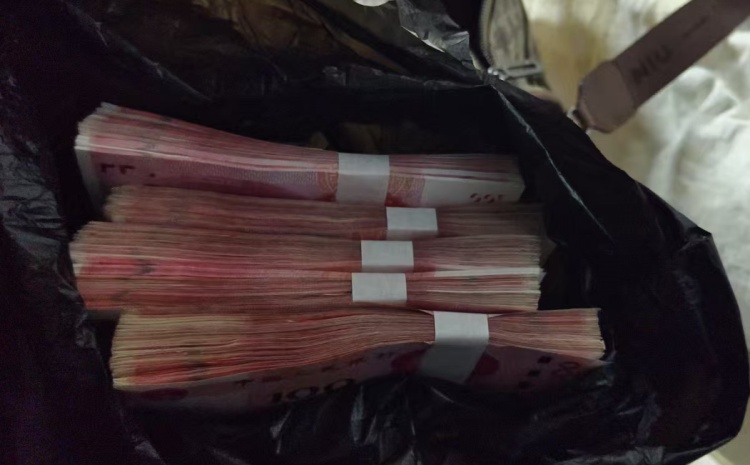 女子准备花5万元买麻辣烫？民警紧急出警