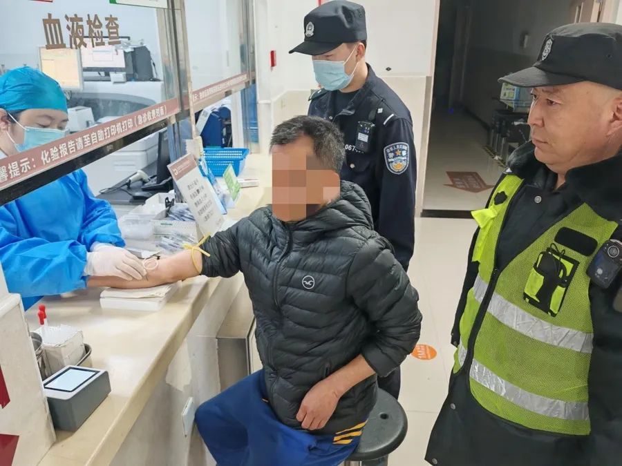 别人开四轮车，他开十轮车，还醉驾……