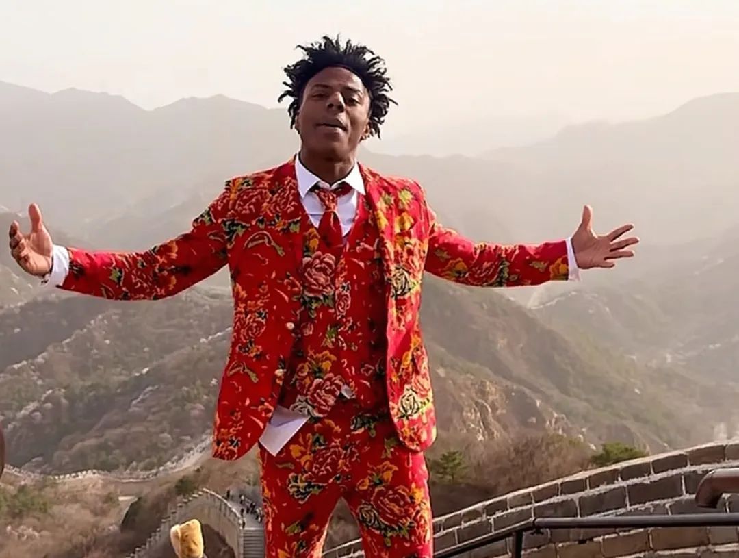 “甲亢哥”保镖，第一天：扫视全场！第N天：对皮肤好得多喝点～