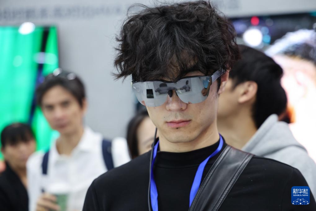 第十三届中国电子信息博览会开幕 第十三届中国电子信息博览会开幕