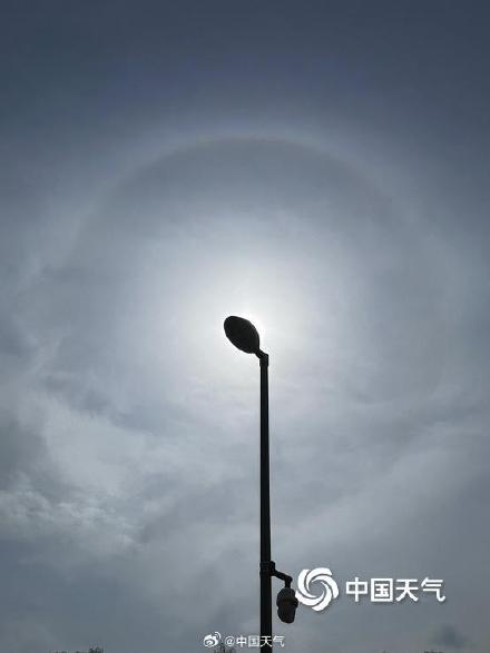 北京天空再现日晕景观 太阳“光环”闪耀 北京天空再现日晕景观 太阳“光环”闪耀