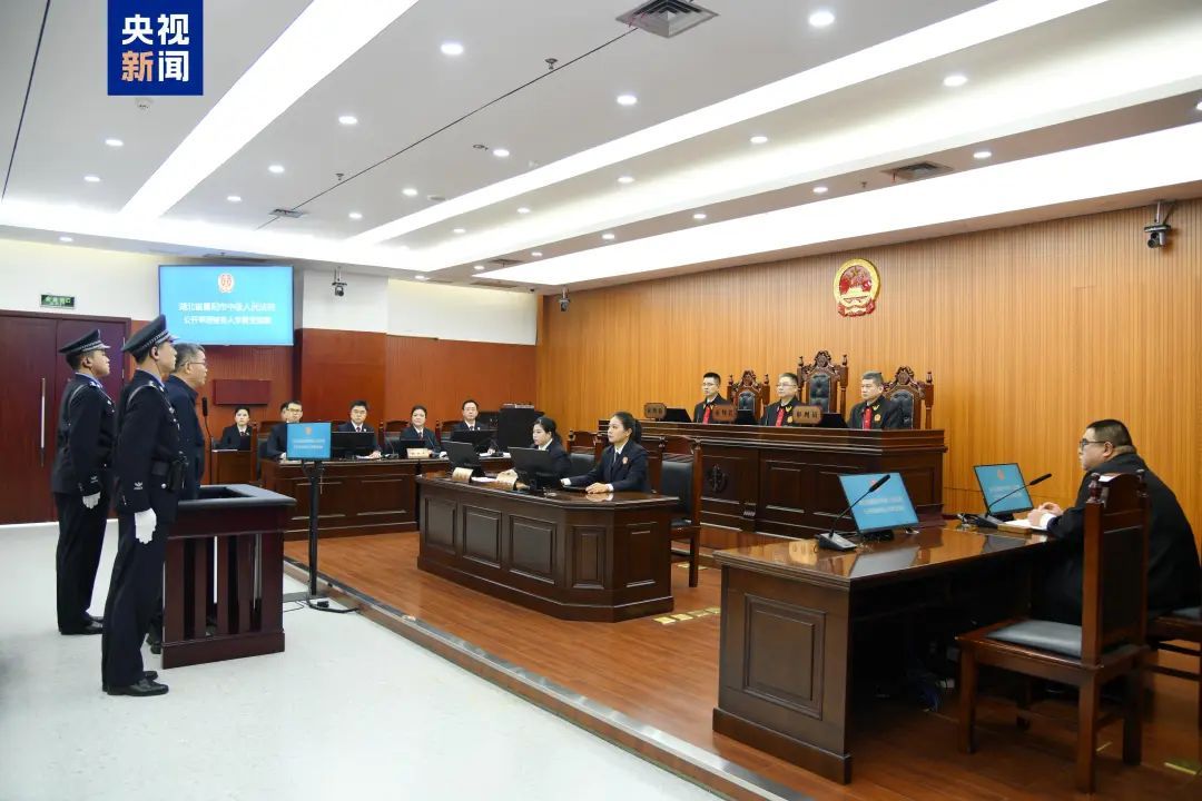 境内办事、境外收钱,中海油原总经理李勇受贿案开庭 境内办事、境外收钱,中海油原总经理李勇受贿案开庭