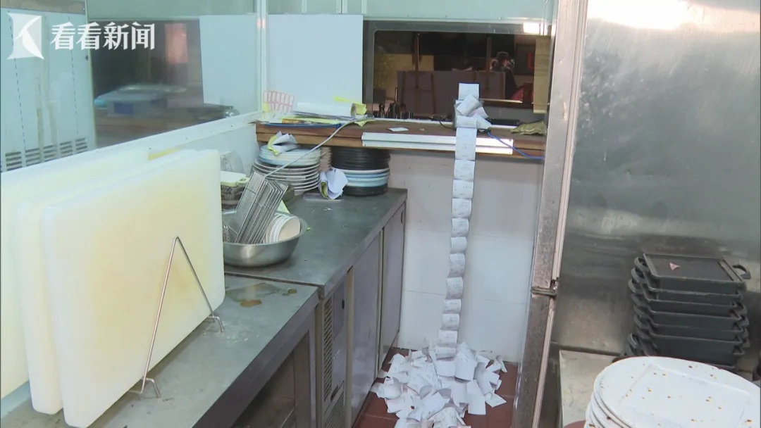 上海一日料店被曝光：刺身惊现恶心制作过程！后厨环境更是看吐...立案调查→