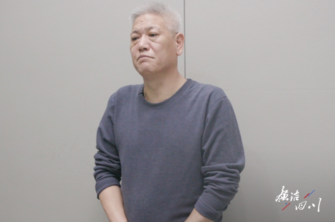 四川一局长被两名政治骗子玩弄：前后拿出35万“活动经费”