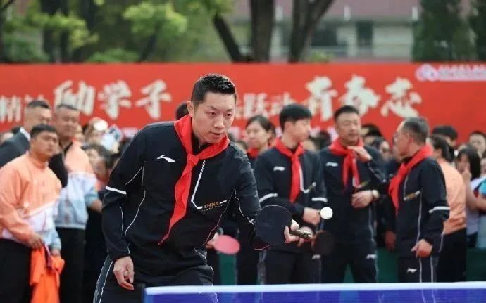 马龙在昆明爆冷输球？网友：我说滇池水位怎么上升了，原来是龙队放的水