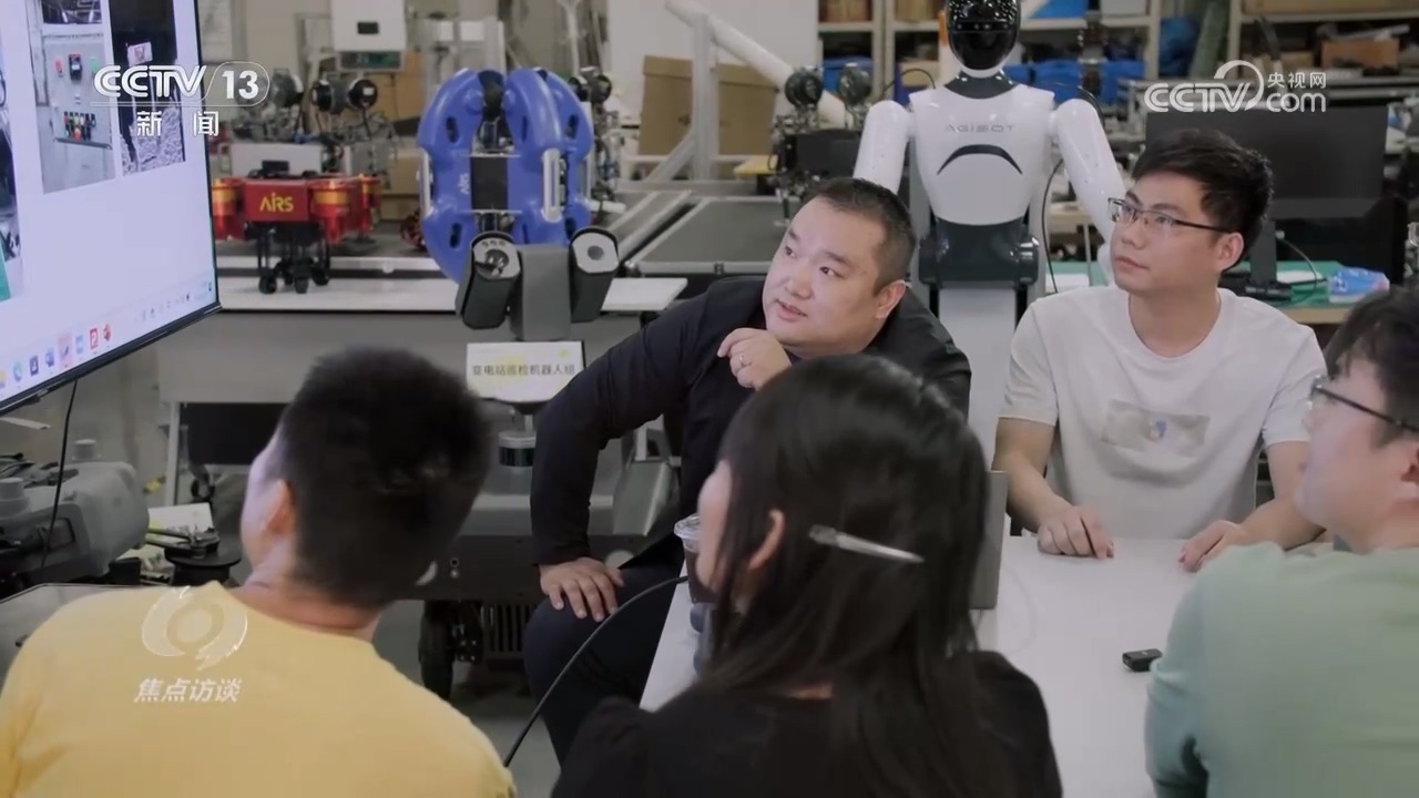 人形机器人加速进化 具身智能未来如何演绎？