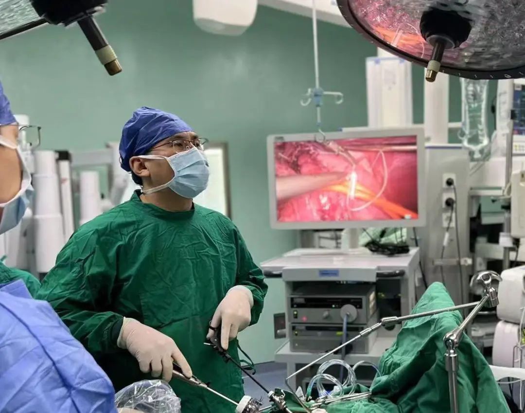 28岁女歌手确诊，声音变嘶哑！很多人有这个习惯…医生紧急提醒