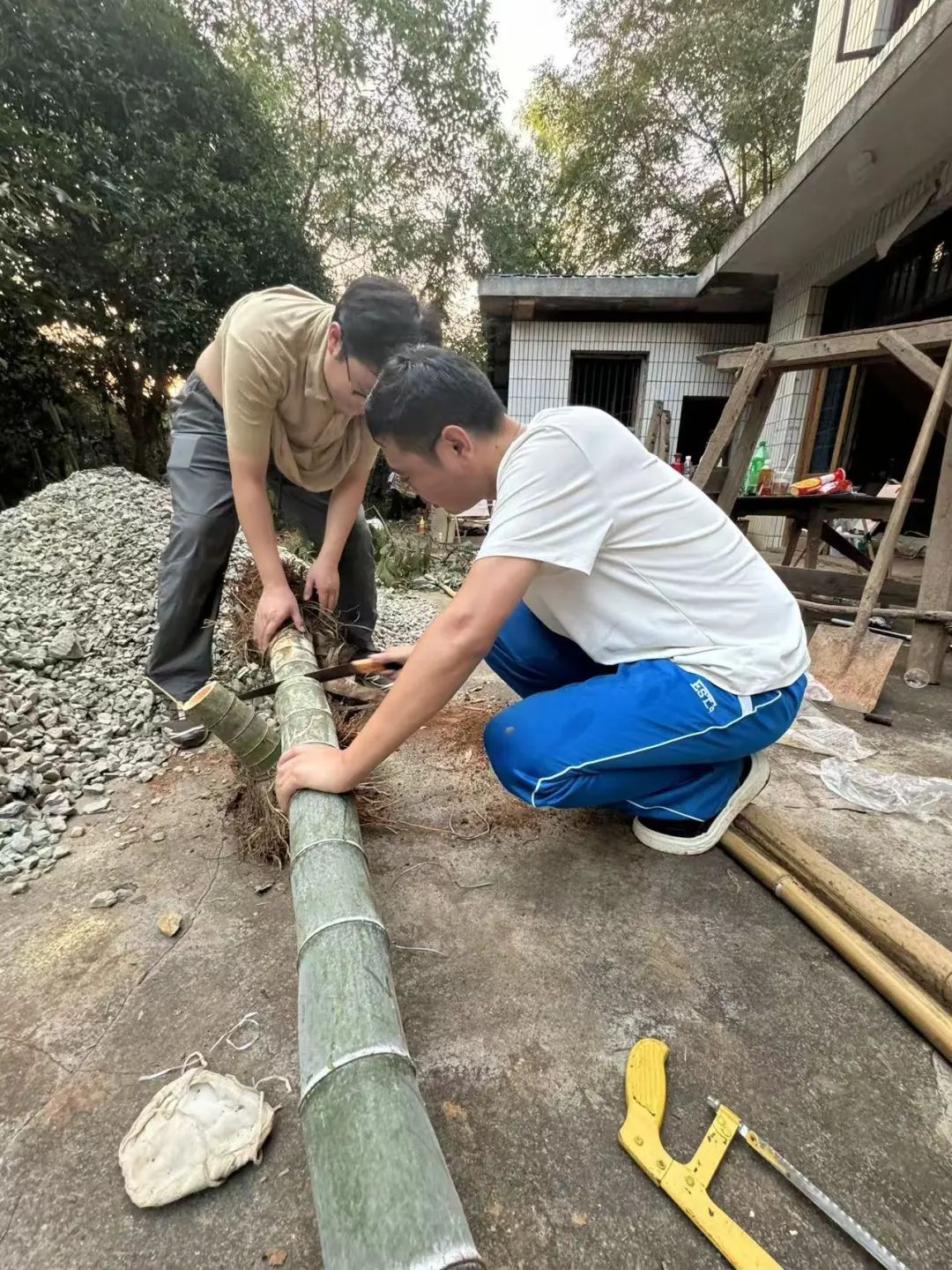 长沙00后小伙放弃城区合租房，每月1000元租农村院落：不影响上班，一口气签十年