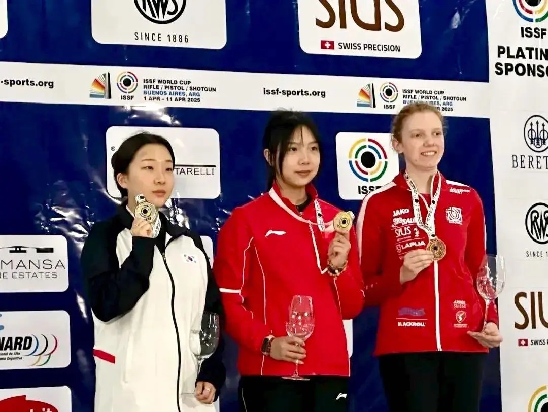 18岁姑娘，世界杯双冠王！