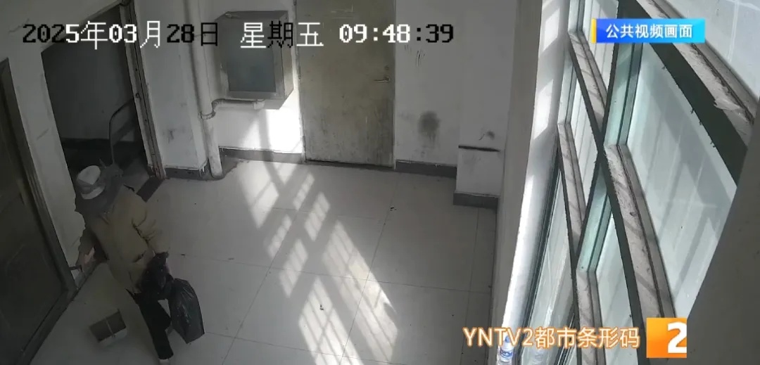 12瓶洋酒不翼而飞，民警调查：有人在“蚂蚁搬家”！