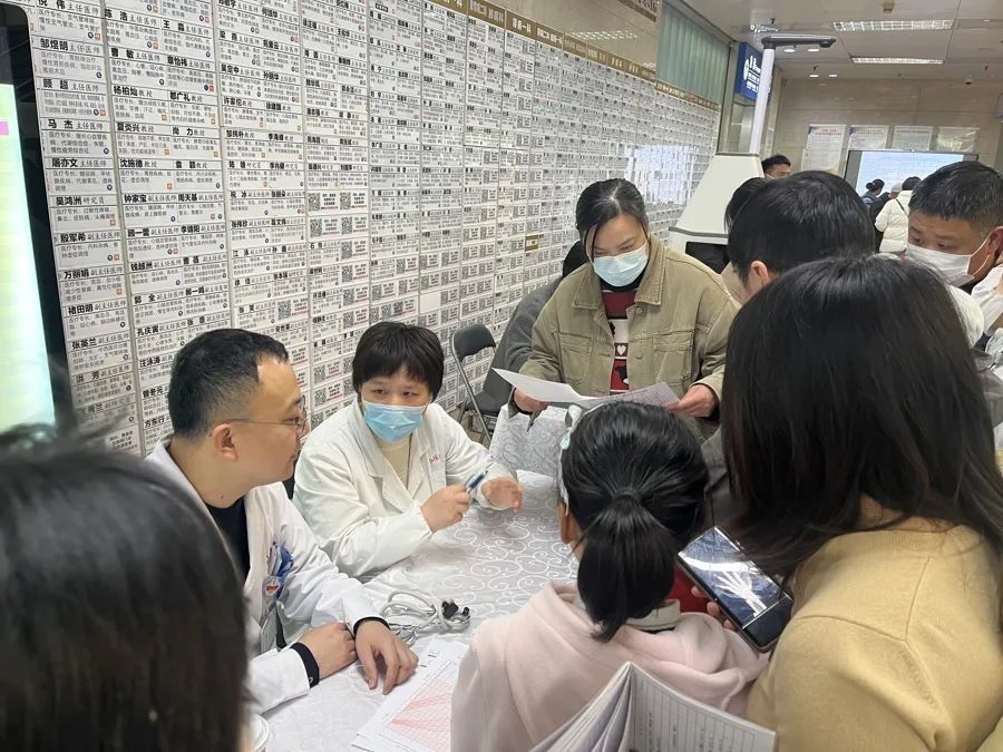 上海三甲医院，这个门诊突然火爆！有家长每周都来，还有人直接提要求，医生：压力很大
