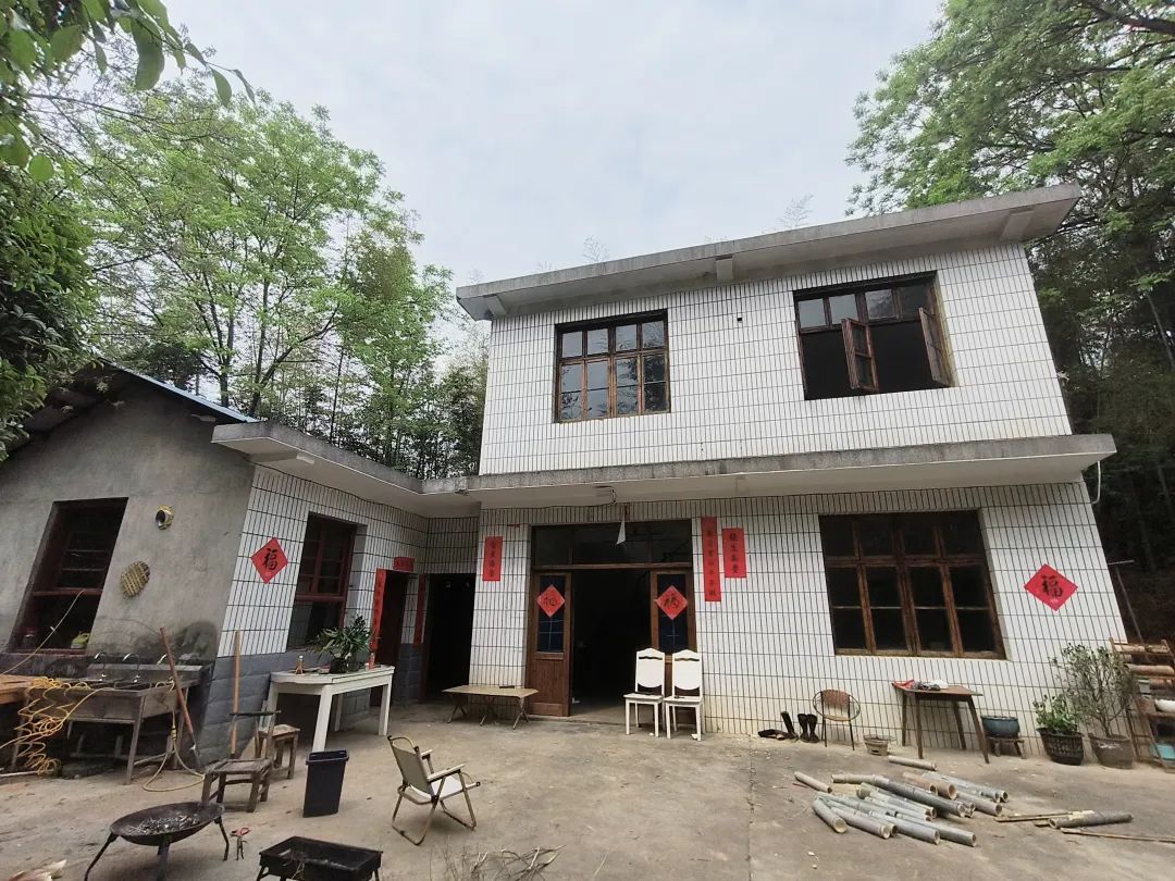 长沙00后小伙放弃城区合租房，每月1000元租农村院落：不影响上班，一口气签十年