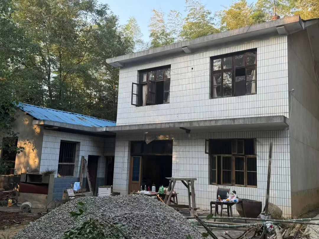 长沙00后小伙放弃城区合租房，每月1000元租农村院落：不影响上班，一口气签十年